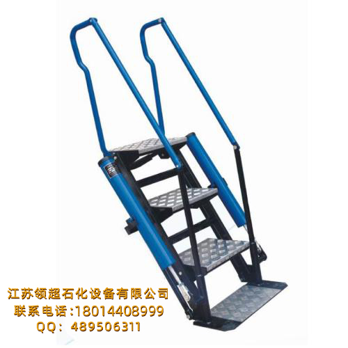 福建廈門客戶定制的折疊梯活動(dòng)梯（簡(jiǎn)易梯三步梯四步梯五步梯側(cè)裝梯）已發(fā)貨(1)